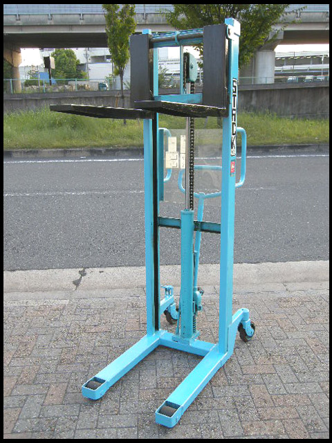 値下げしました】トヨタスタックHS5 手動油圧式リフト